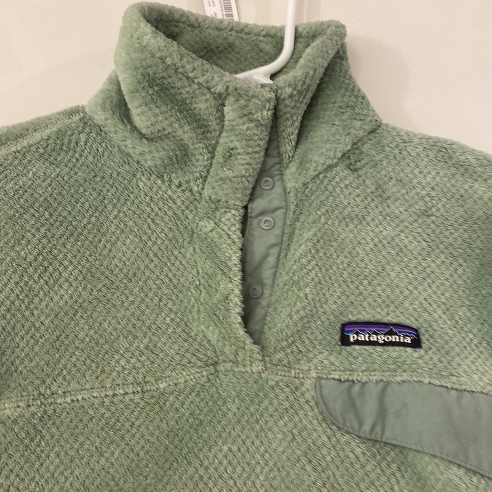 Patagonia pullover size M green